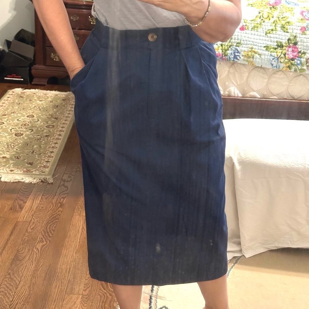 Vintage 80s Chaus Navy Blue Pleat Front Straight Midi Polyester/Cotton Skirt - Picture 3 of 8